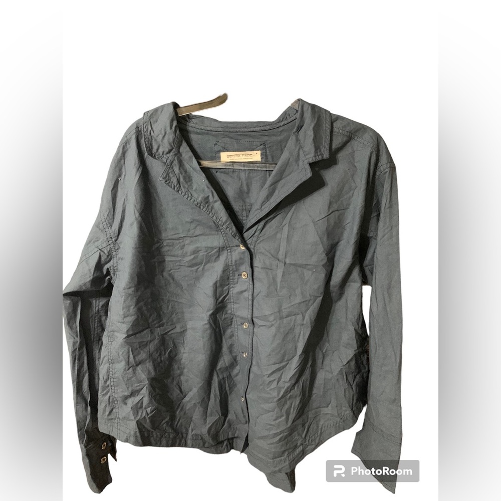 Free People female shirt